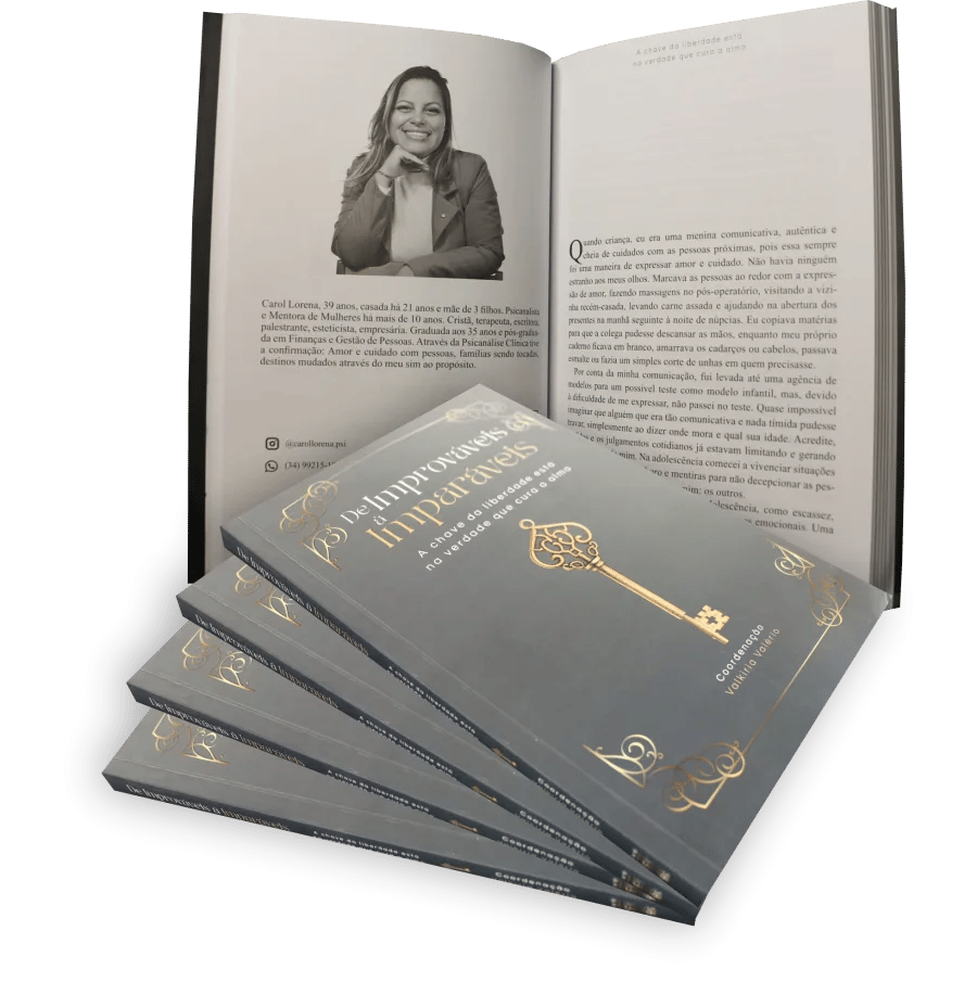 Exemplares do livro De Improváveis à Imparáveis e um livro aberto na página de apresentação da Carol Lorena